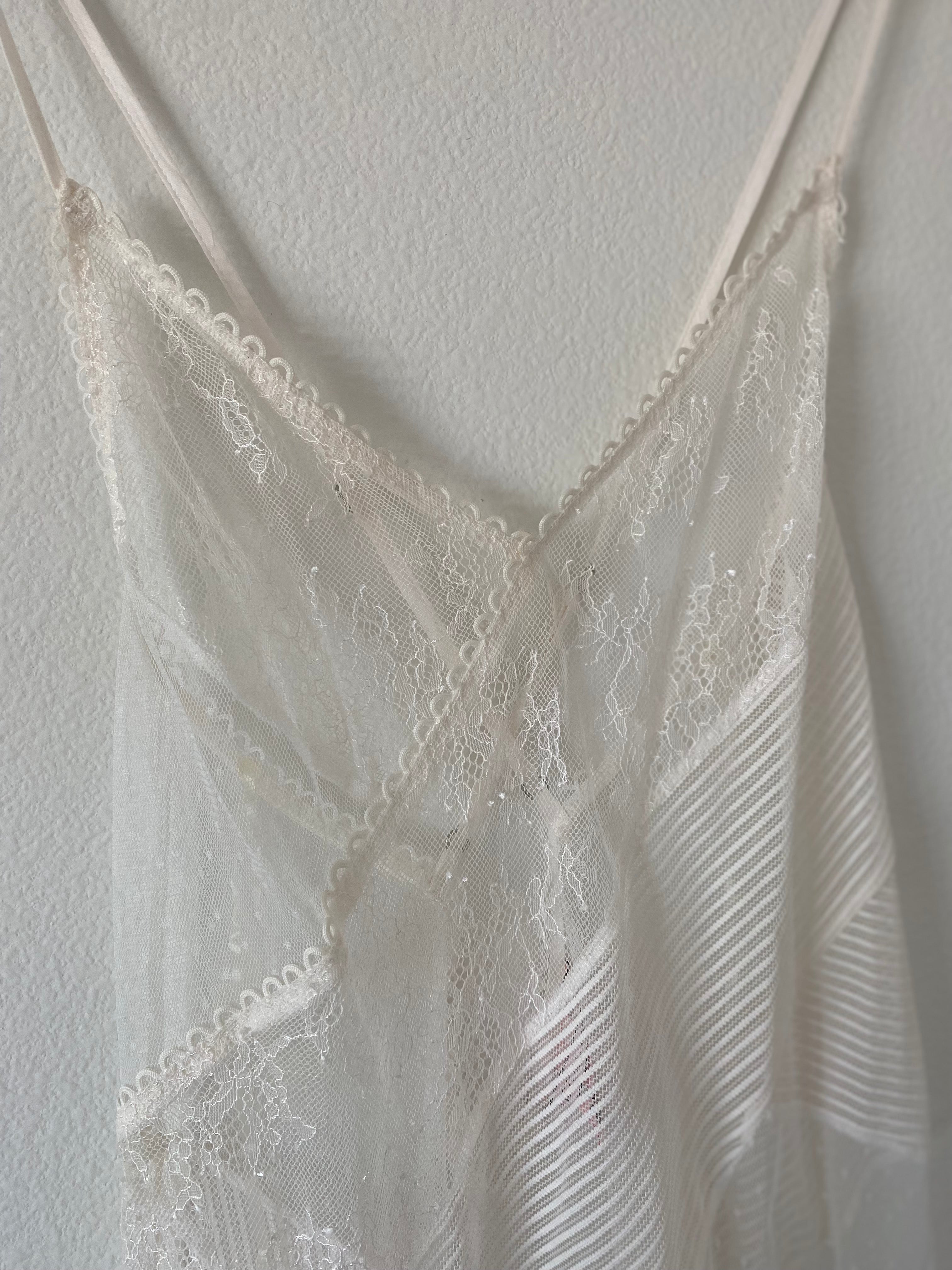 VS Nighty White